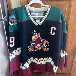 CCM Vintage Hockey Phoenix Coyotes Jersey